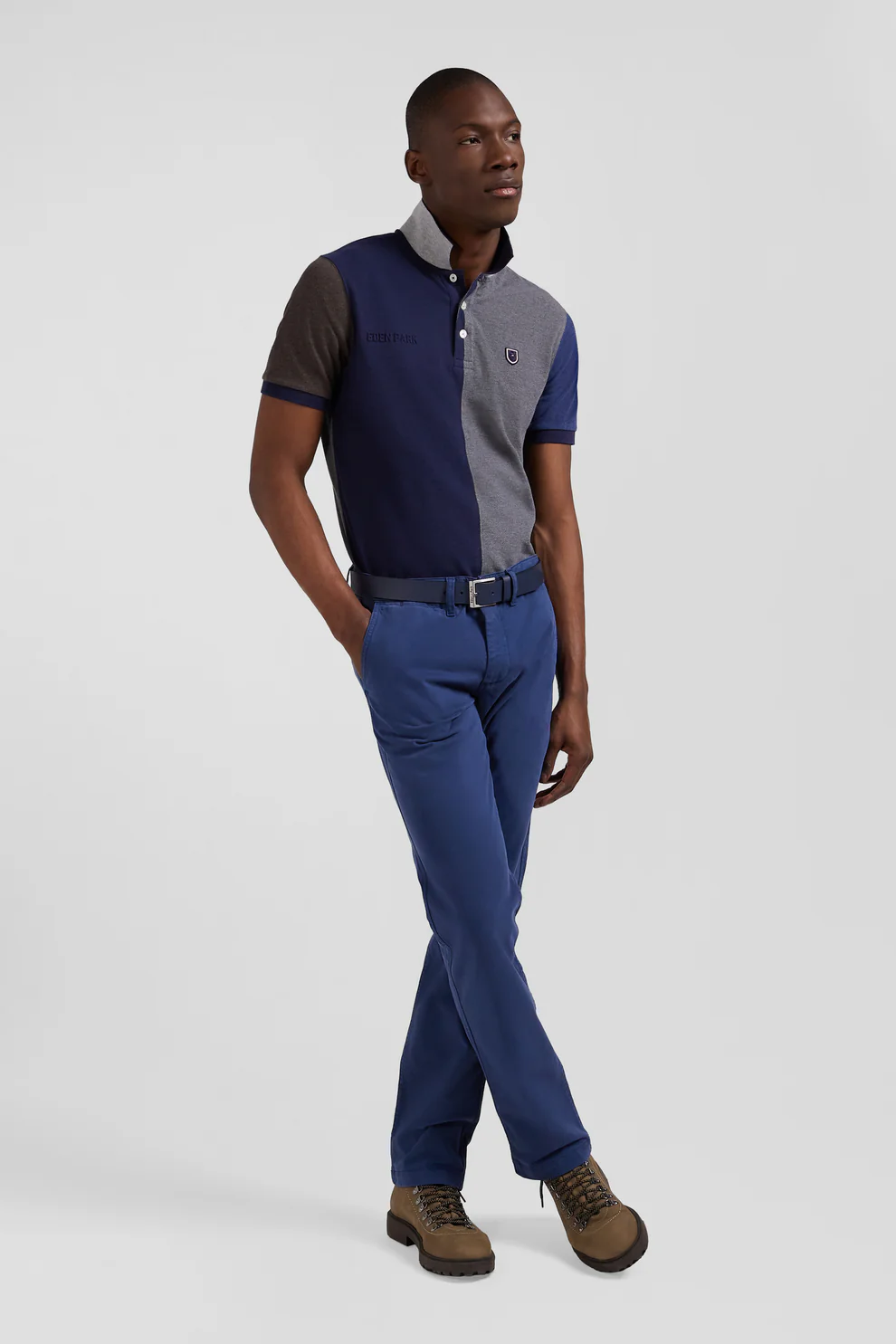 Featured image for “Pantalon chino bleu en gabardine de coton stretch coupe Regular Eden Park”