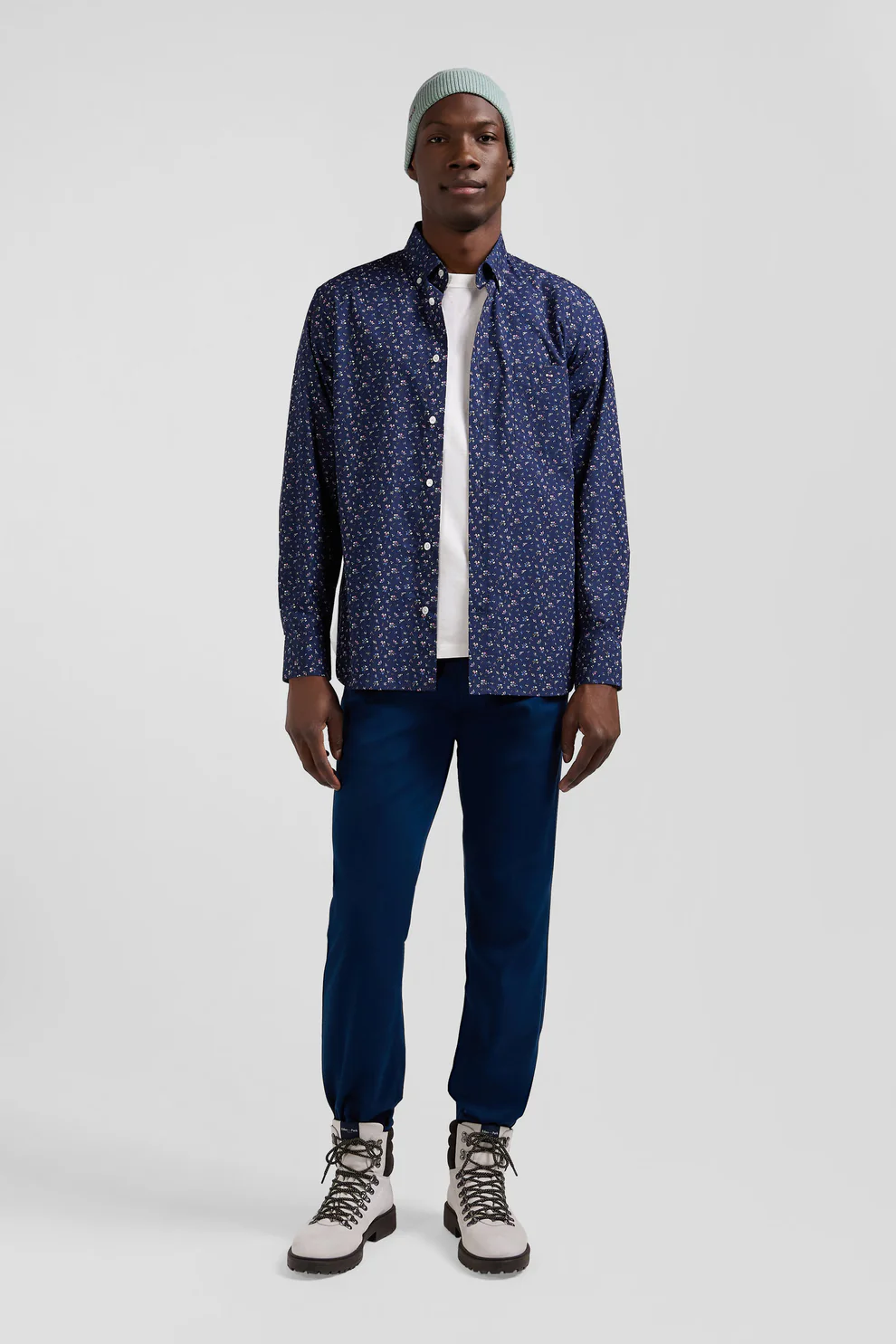 Featured image for “Chemise en popeline de coton bleu marine à microimprimé fleurs coupe Regular Eden Park”