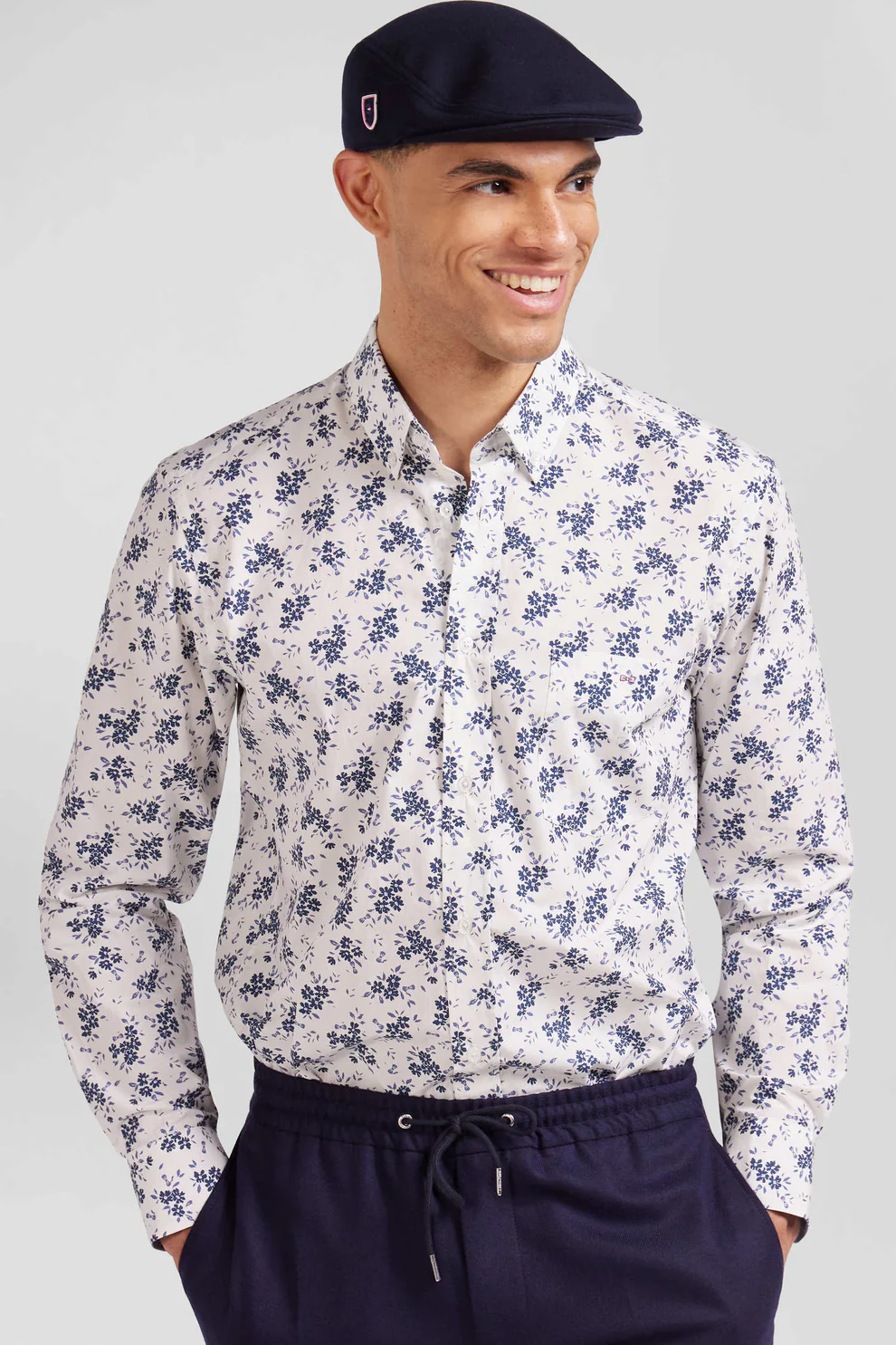 Featured image for “Chemise en popeline de coton écrue imprimé floral marine coupe Regular Eden Park”