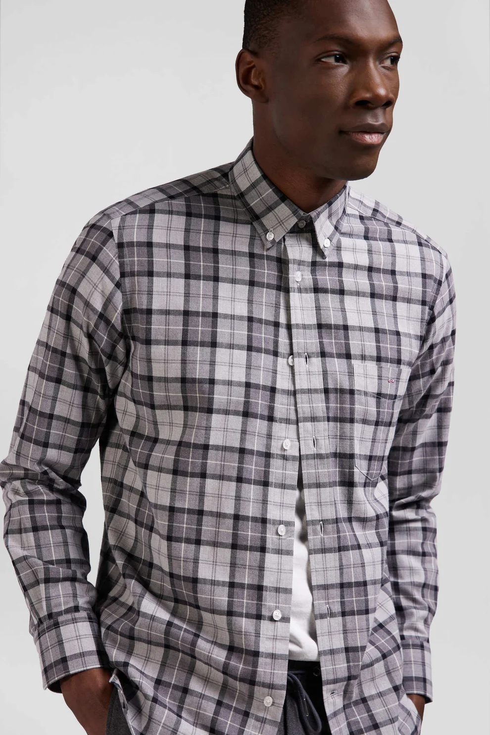 Featured image for “Chemise à carreaux en twill de coton gris coupe Regular Eden Park”