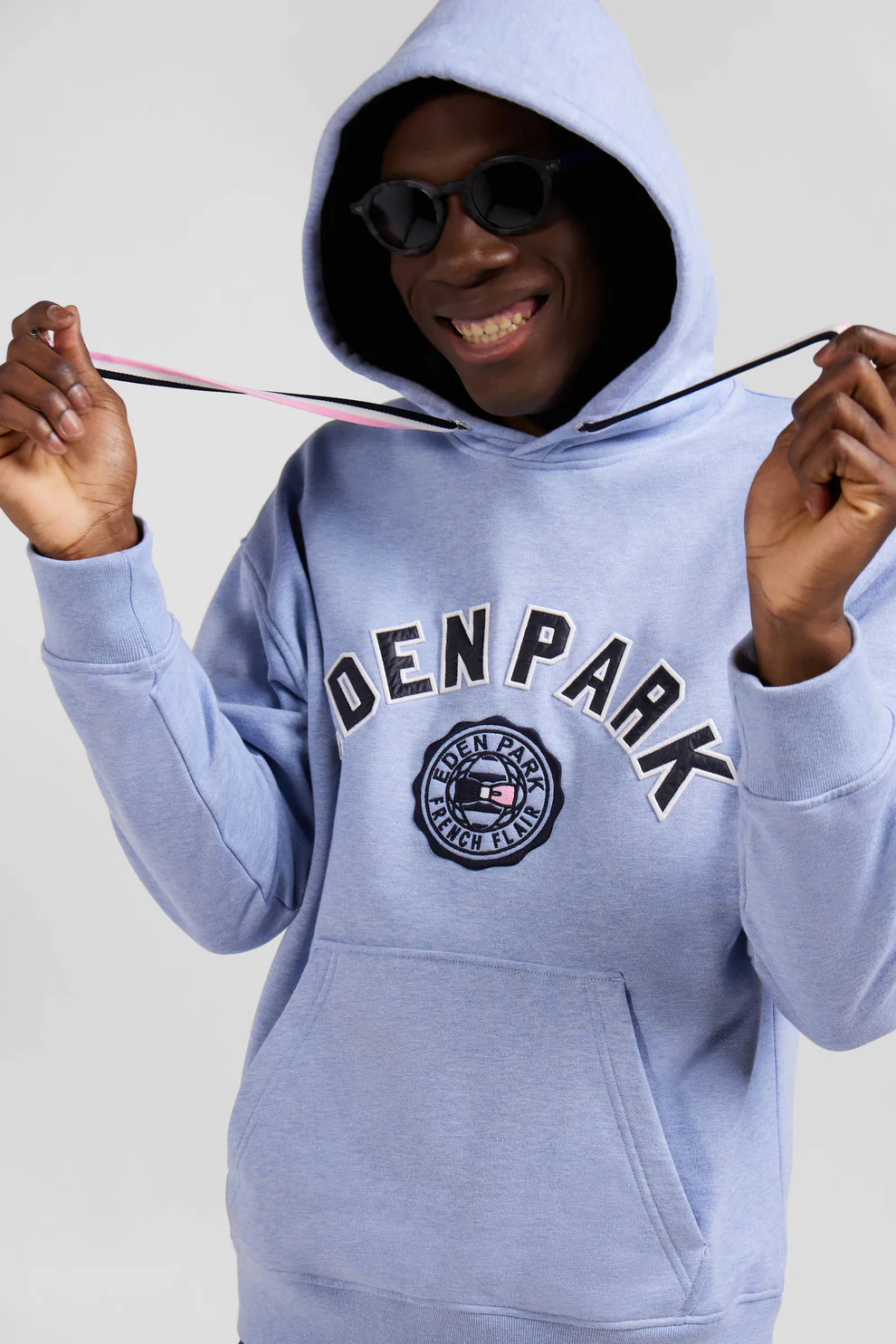 Featured image for “Sweatshirt en coton ciel coupe Oversize Eden Park”