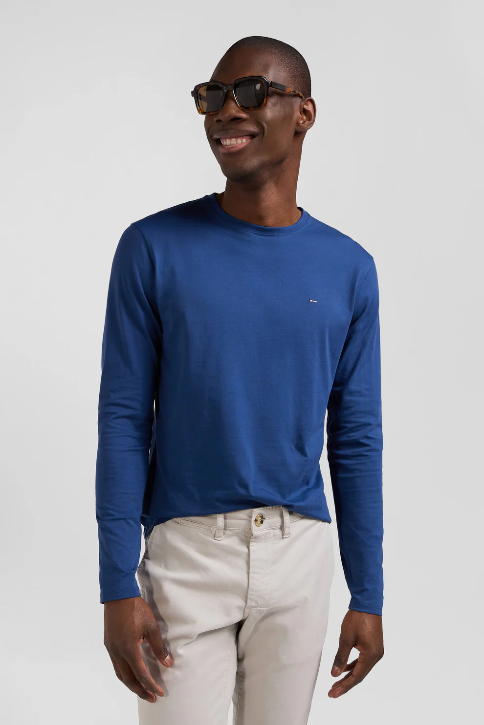 Featured image for “T-shirt manches longues uni en coton bleu coupe Regular Eden Park”