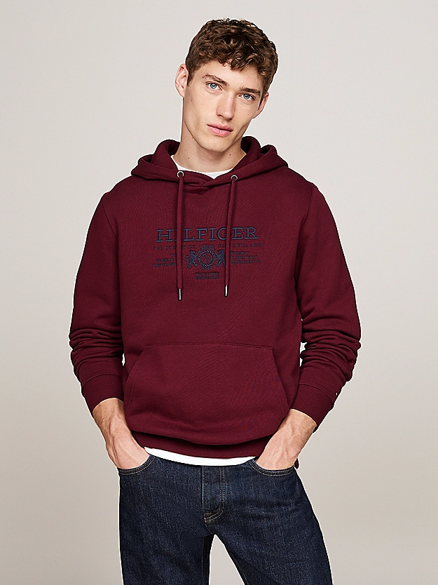 Featured image for “Sweat à capuche à blason brodé tommy Hilfiger”