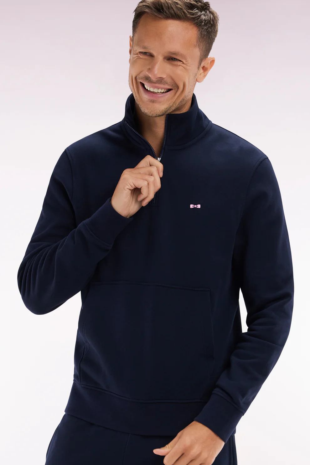 Featured image for “Sweatshirt à col zippé en coton marine coupe droite Eden Park”