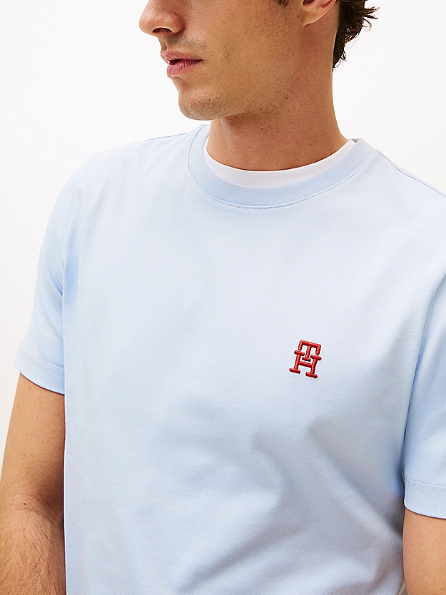 Featured image for “Tee Shirt monogramme TH contrasté brodé Tommy Hilfiger”