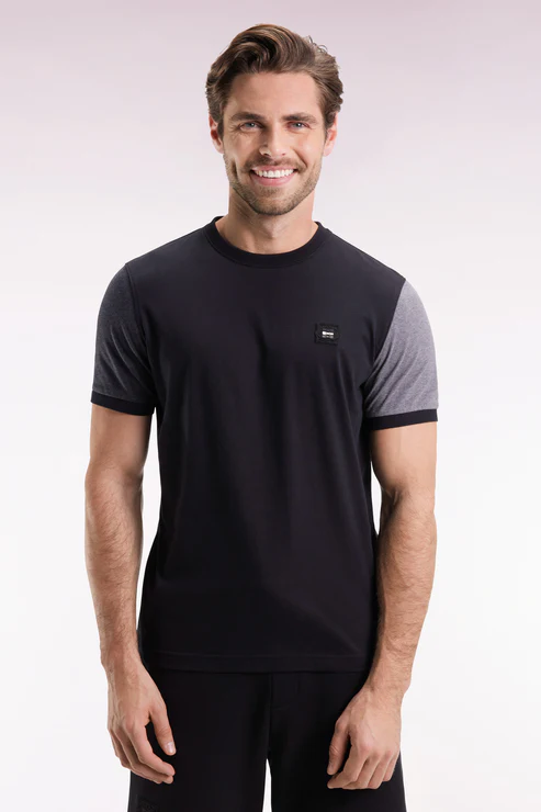 Featured image for “T-shirt à manches courtes contrastées en coton noir Eden Park”