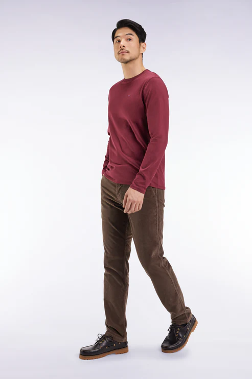 Featured image for “Pantalon chino sans plis en velours stretch kaki Eden Park”