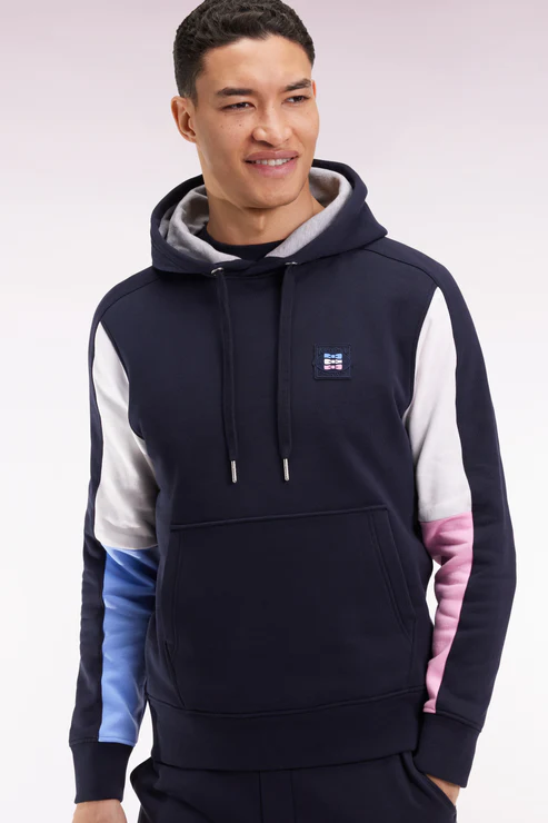 Featured image for “Sweatshirt à capuche marine découpes manches contrastées Eden Park”