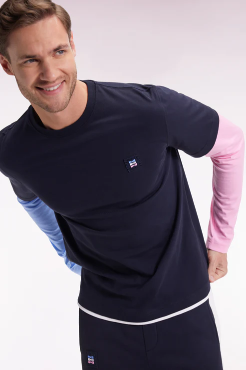 Featured image for “T-shirt à manches longues en coton noir Eden Park”