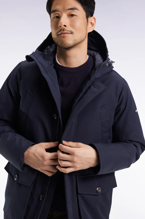 Featured image for “Parka courte en nylon marine à poches plaquées Eden Park”