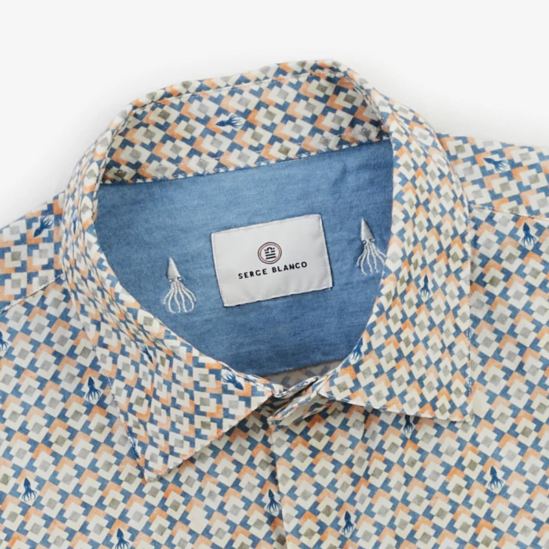 Featured image for “Chemise manches longues coton à motif losanges et pieuvres vert argile Serge Blanco”