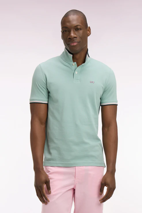 Featured image for “Polo à manches courtes en coton vert d'eau détails rayés coupe regular Eden Park”