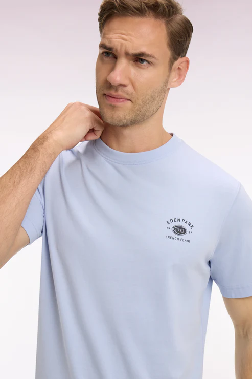 Featured image for “T-shirt à manches courtes sérigraphié gris clair coupe regular Eden Park”