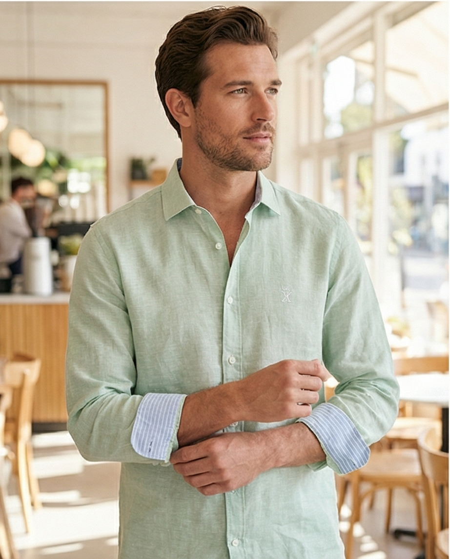 Featured image for “Chemise en lin vert clair Vicomte Arthur”