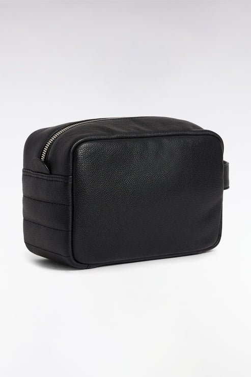 Featured image for “Trousse de toilette en cuir grainé noir Eden Park”