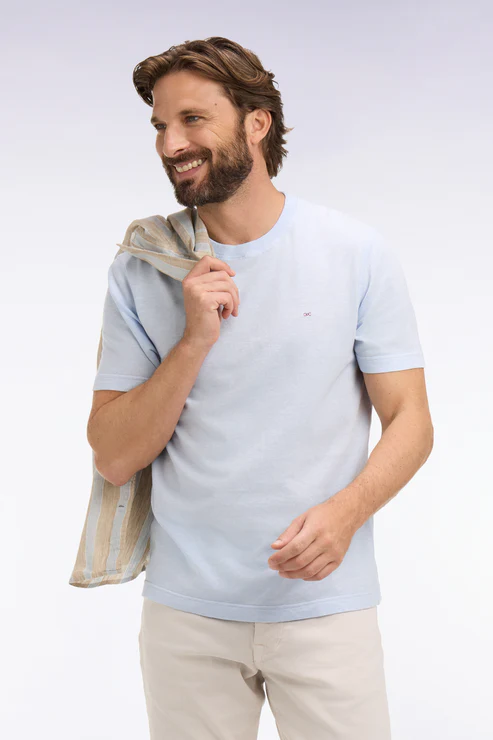 Featured image for “T-shirt à manches courtes en coton et lin ciel coupe regular Eden Park”