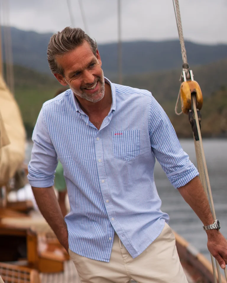 Featured image for “Chemise stretch en coton bleu clair Nza”