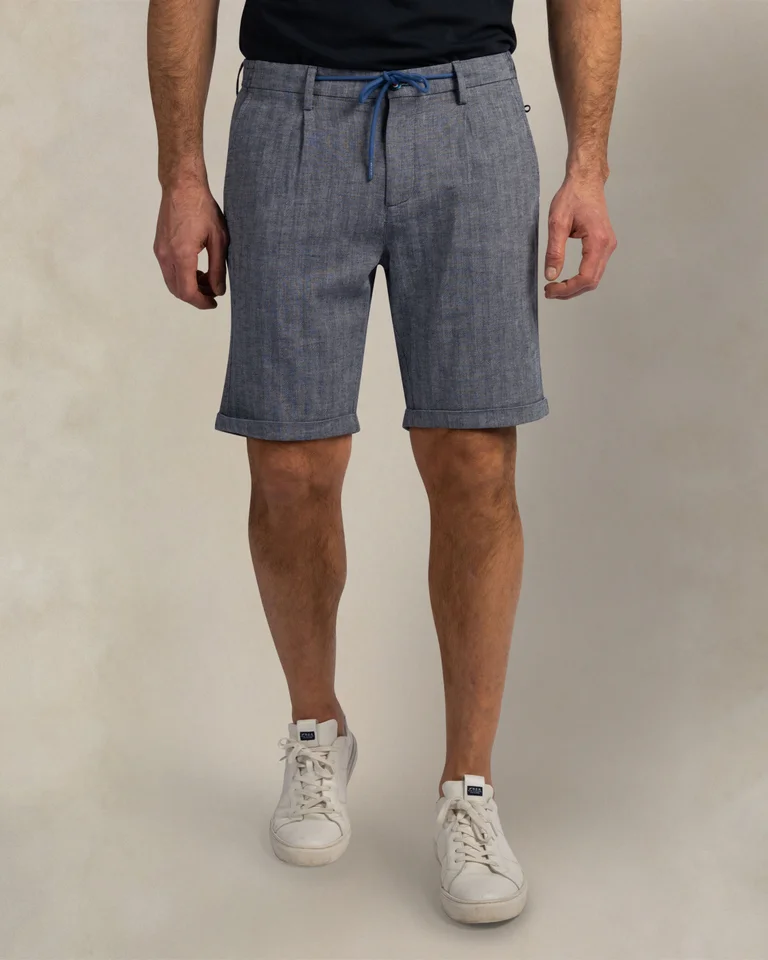 Featured image for “Bermuda chino en lin mélangé bleu marine Nza”