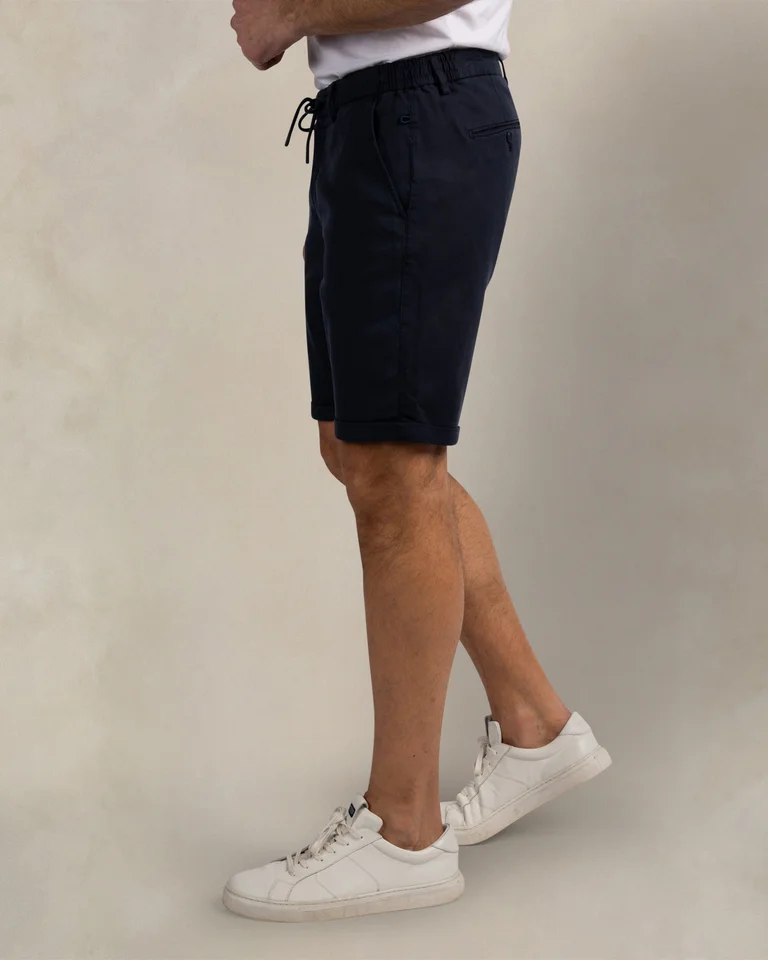 Featured image for “Short chino stretch bleu foncé Nza”