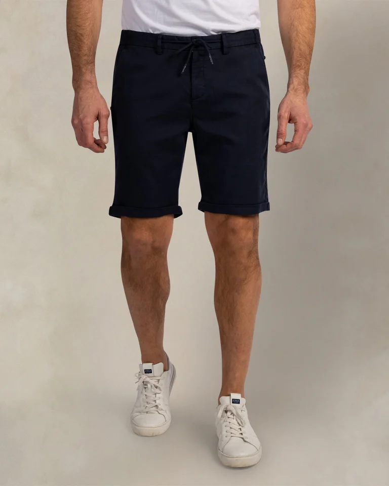 Featured image for “Short chino stretch bleu foncé Nza”