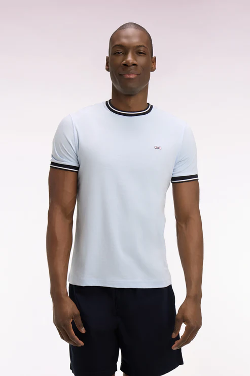 Featured image for “T-shirt à manches courtes en coton bleu ciel brodé coupe regular Eden Park”