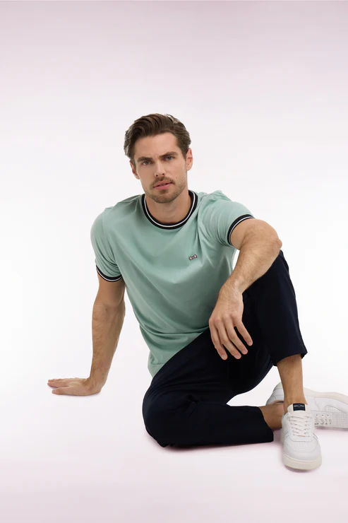 Featured image for “T-shirt à manches courtes en coton vert d'eau brodé coupe regular Eden Park”