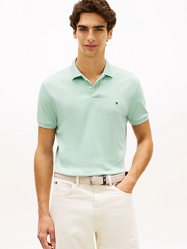 Featured image for “Polo en coton fluide à drapeau brodé Tommy Hilfiger”