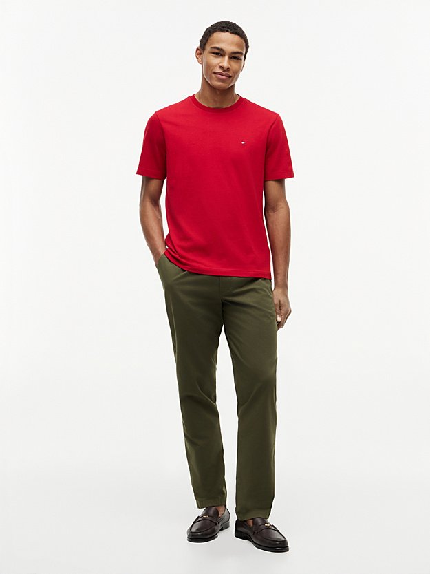 Featured image for “T-shirt à col ras-du-cou et drapeau brodé Tommy Hilfiger”