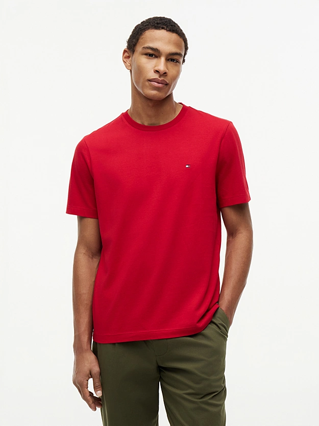 Featured image for “T-shirt à col ras-du-cou et drapeau brodé Tommy Hilfiger”