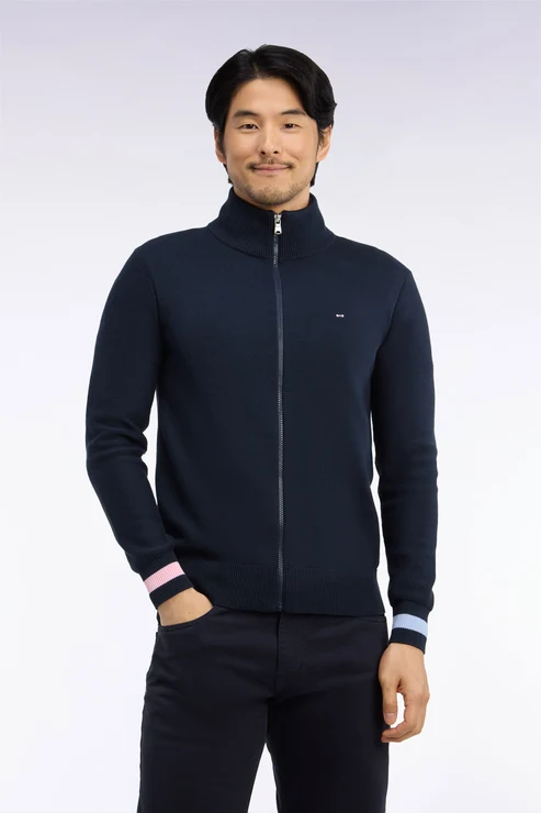 Featured image for “Cardigan zippé en coton marine dos brodé coupe droite Eden Park”