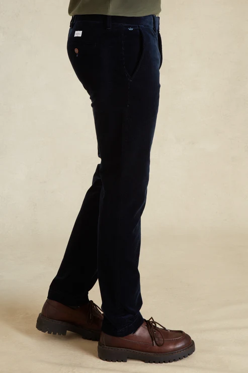 Featured image for “Pantalon en Velours Côtelé marine Vicomte Arthur”