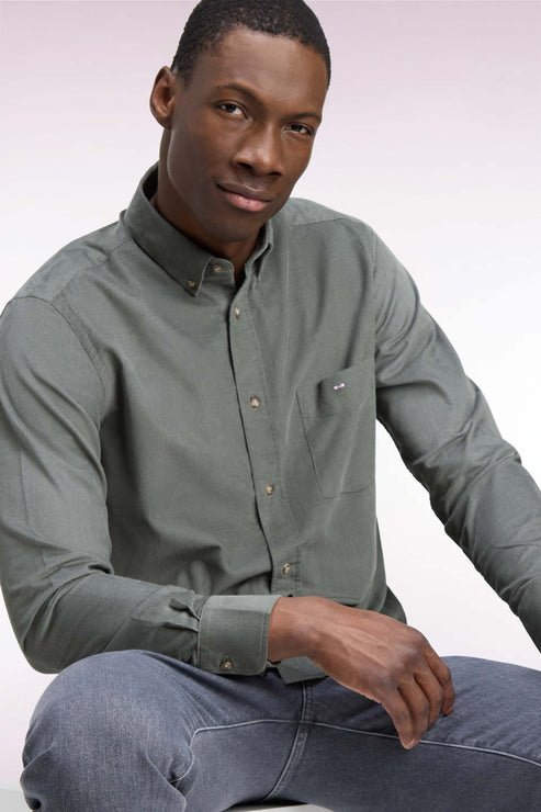 Featured image for “Chemise coupe droite en coton côtelé vert olive Eden Park”