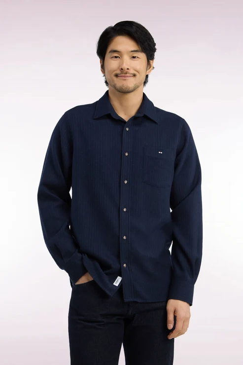 Featured image for “Chemise en flanelle rayée bleu marine coupe droite Eden Park”