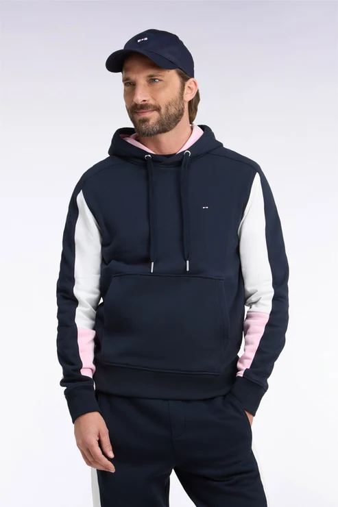 Featured image for “Sweat à capuche en coton bleu marine avec manches découpées, coupe droite Eden Park”